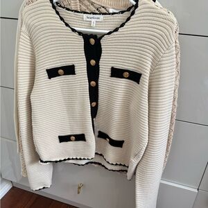 Heartloom Women's Black and Cream Cardigan